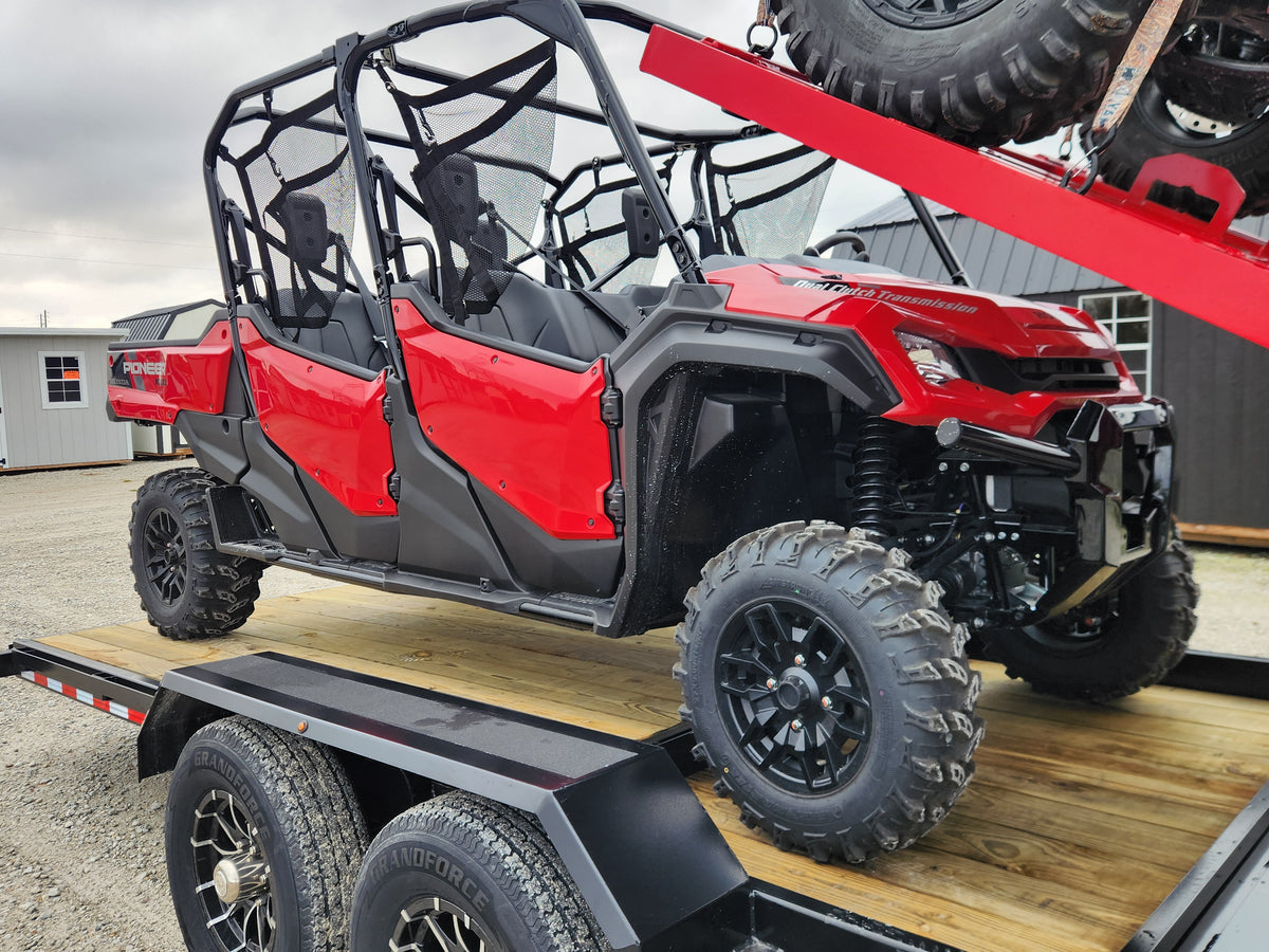 Flex Hauler D4 with a four-seat machine on deck